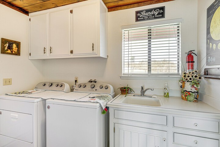 Pleasant Valley Wine Trail Home - Near Paso Robles