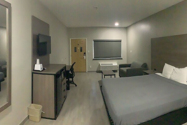 Room 12 of 33