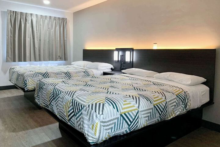 Room 8 of 14