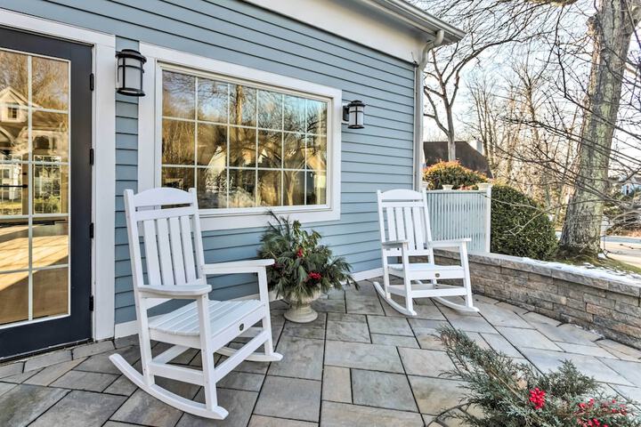 Lovely Norwich Villa on Golf Course w / Amenities!