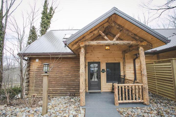Coblentz Country Lodge by Amish Country Lodging