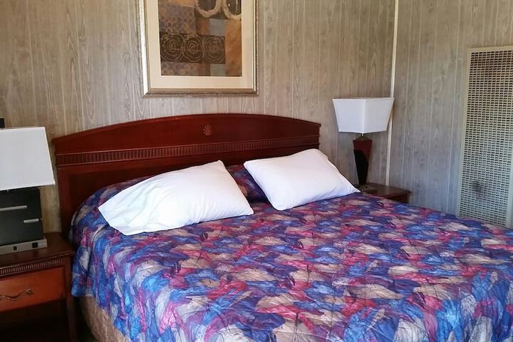 Room 16 of 19