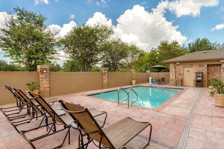 Pool 4 of 41