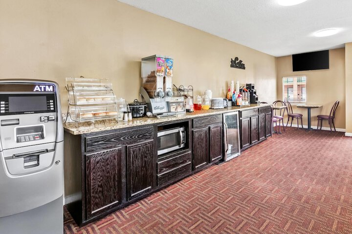 Super 8 by Wyndham Columbia SC / Ft. Jackson