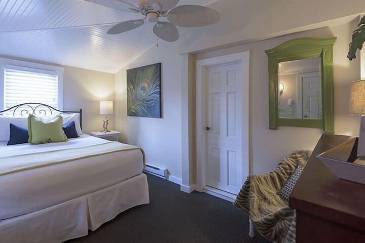 Room 45 of 77