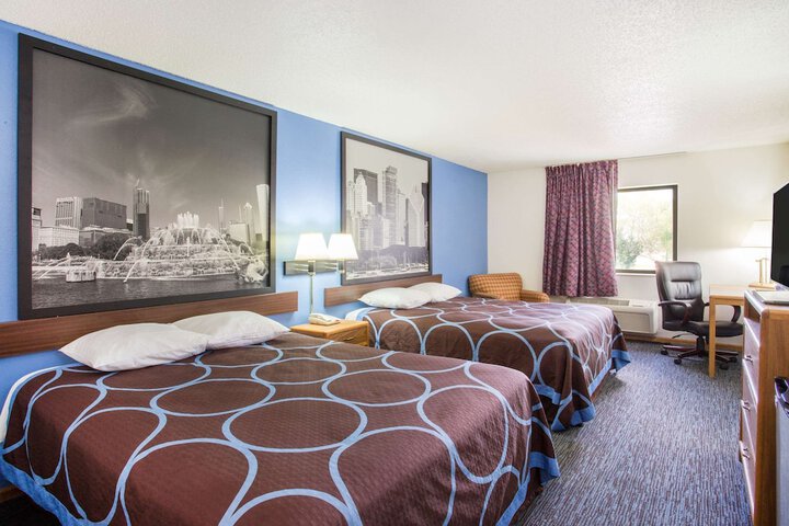 Room 6 of 14