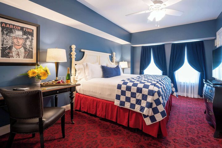 Room 43 of 111
