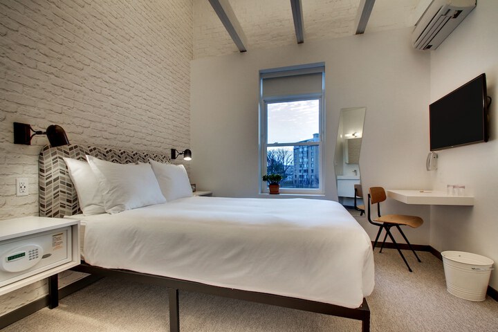 Room 86 of 111