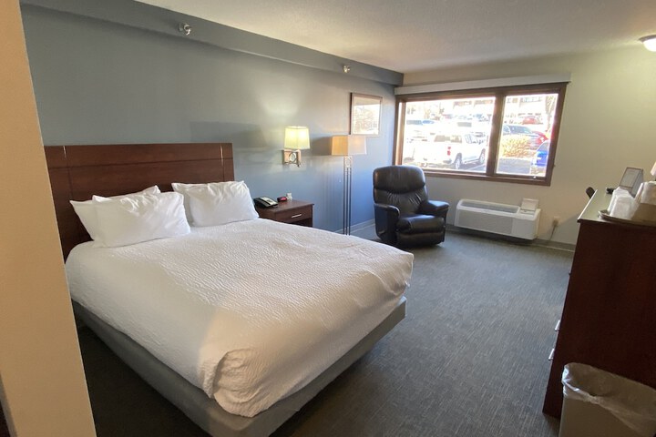 Room 16 of 38