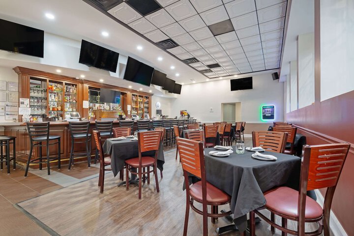 Clarion Hotel & Suites BWI Airport North
