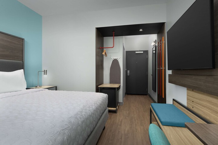 Room 15 of 27
