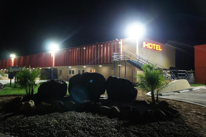 Hotel 5 of 25