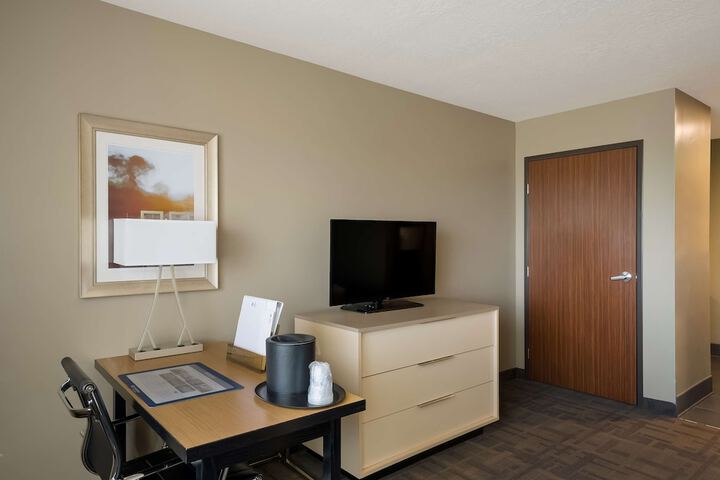 Best Western Plus Landmark Hotel