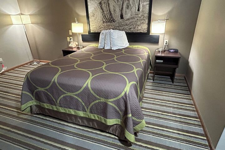 Room 35 of 60