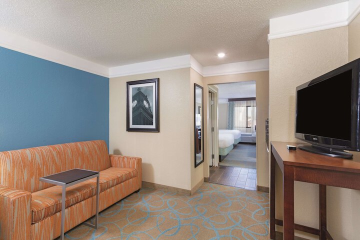 Room 17 of 25