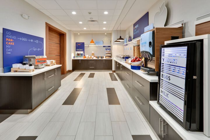 Holiday Inn Express & Suites Fort Worth North - Northlake by IHG