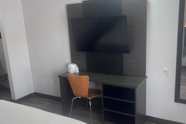Room 26 of 35