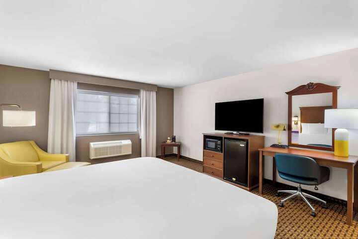 Room 7 of 37