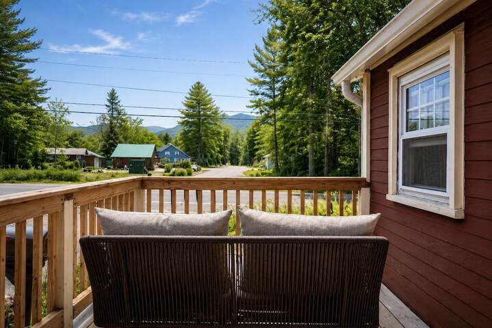 The Aurora Inn & Cottages