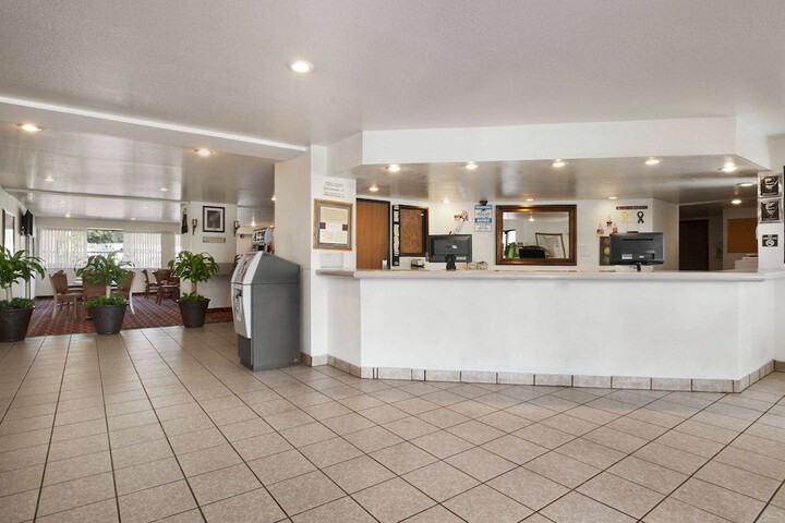 Hotel Interior 3 of 28