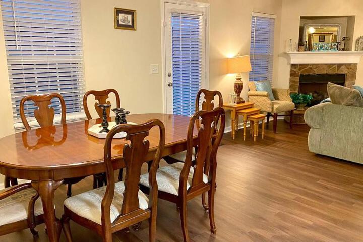 Spacious & comfy home in ultra-convenient location 2025 Traveller Award Winner