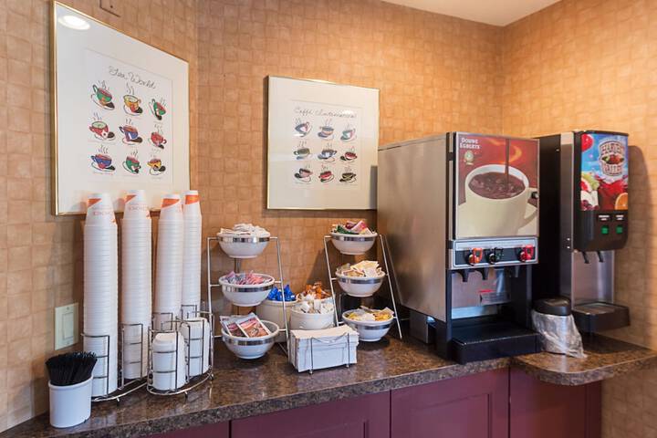 Breakfast/Coffee Service 55 of 61