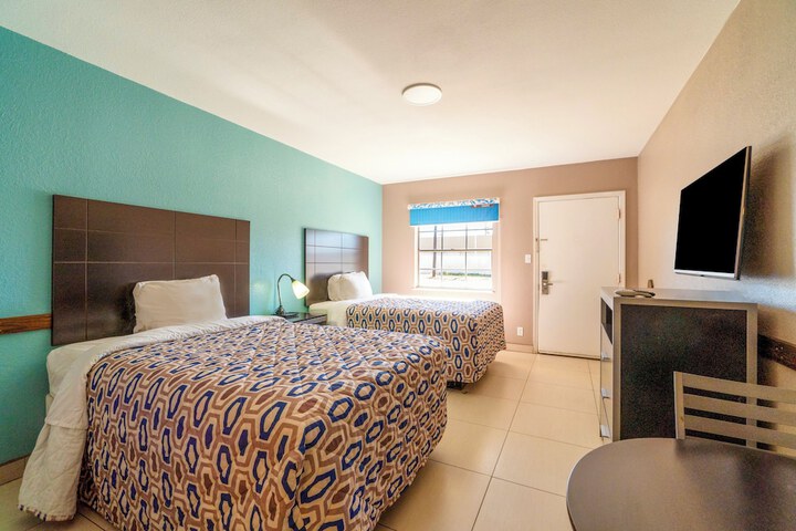 Woodfield Inn & Suites Hotel O Yoakum TX 111