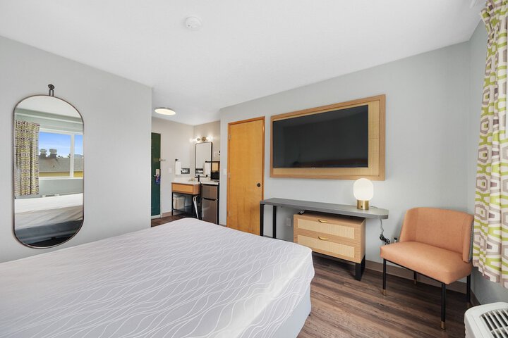Room 11 of 46