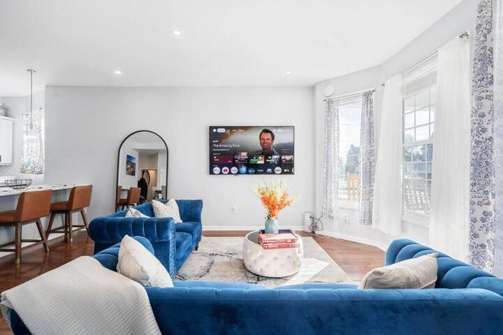 Modern 3 Bed Apt Parking W D