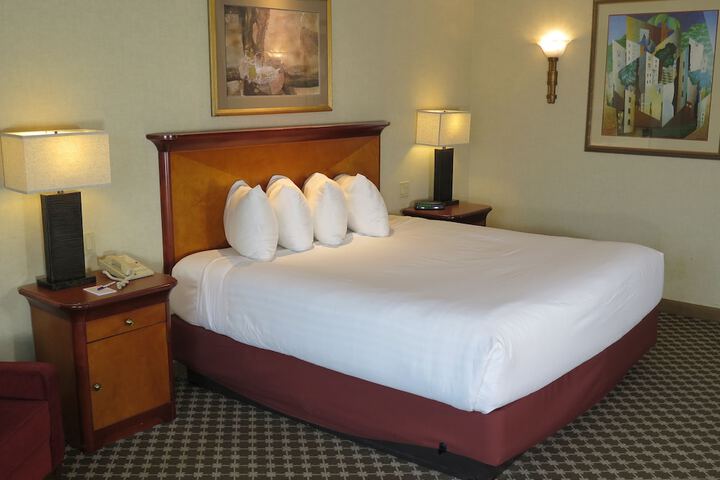 Room 6 of 36