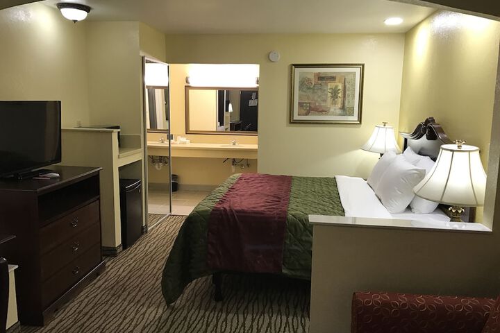 Room 9 of 11