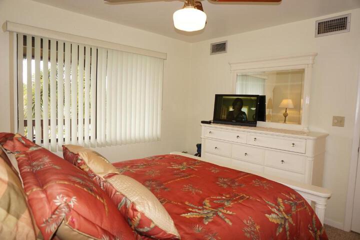 Bass & Sun Condominium 2 / 2 Bedroom