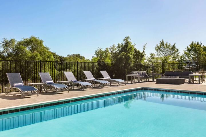 Pool 4 of 41