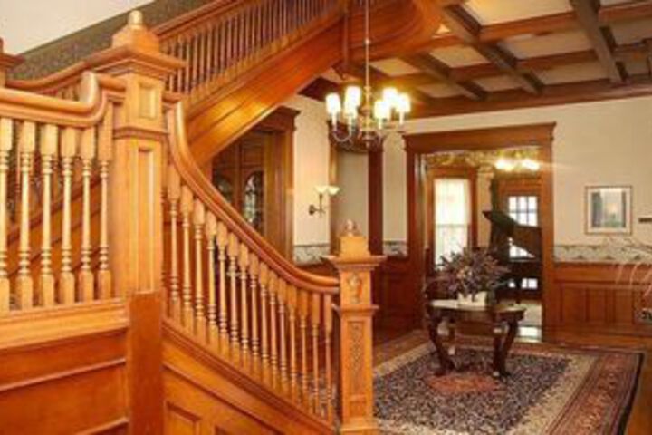The Grand Anne Bed & Breakfast