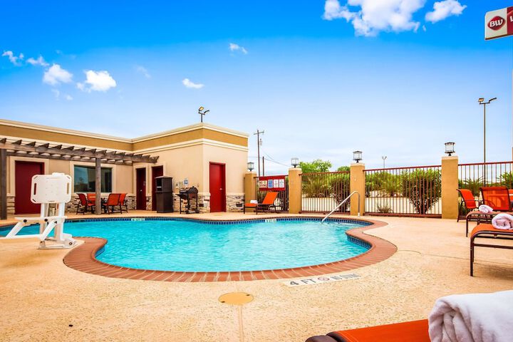 Best Western Plus Dilley Inn & Suites