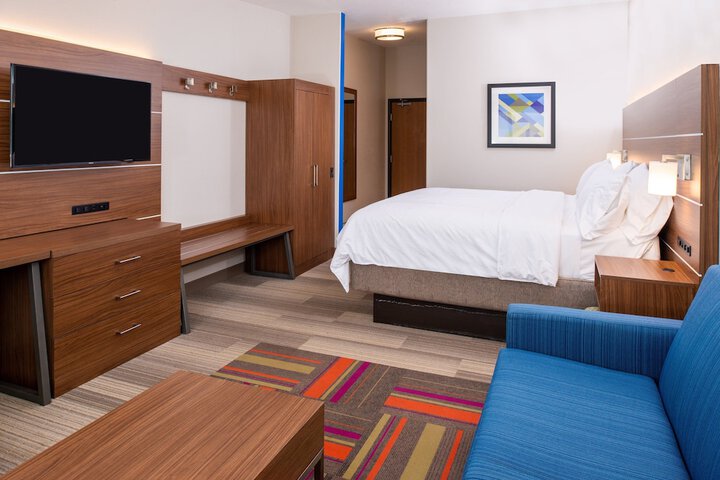 Room 54 of 80