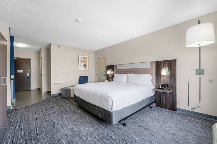 Room 28 of 68