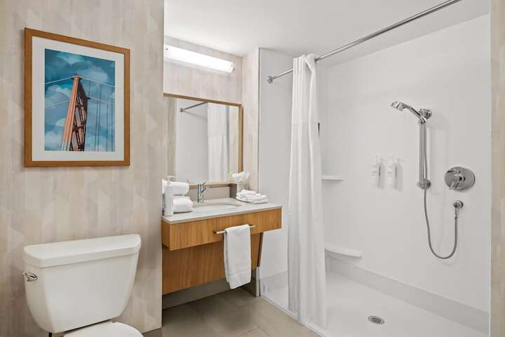 Hampton Inn & Suites Detroit-Canton