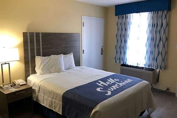 Room 13 of 20
