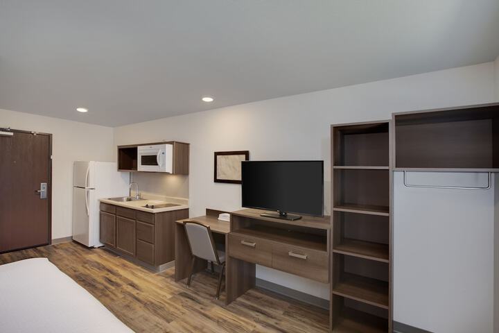 Room 18 of 33