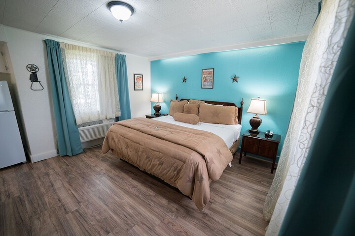 Room 35 of 82