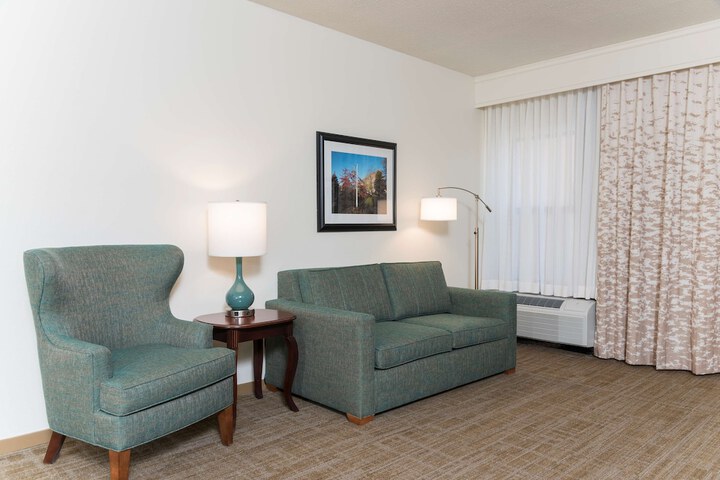 Room 32 of 42