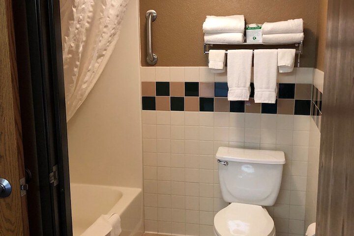 Room 34 of 42