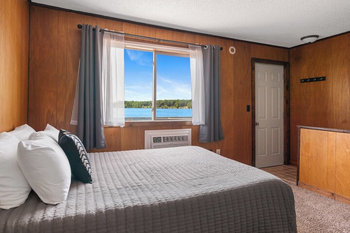 Room 127 of 154