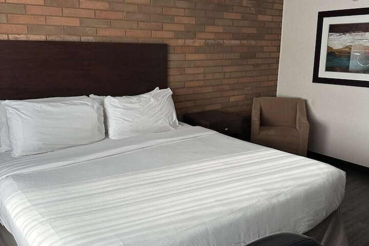 Room 35 of 54