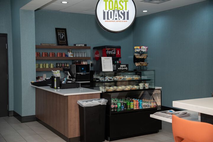 Holiday Inn & Suites Fayetteville W-Fort Bragg Area by IHG