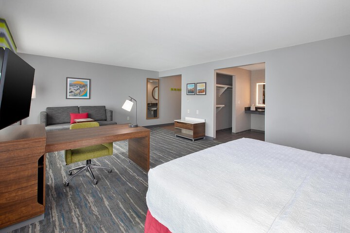 Hampton Inn & Suites St. Cloud MN