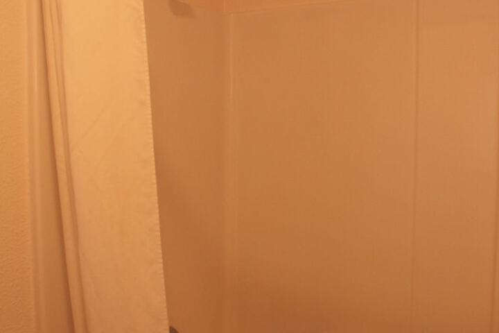 Room 27 of 43
