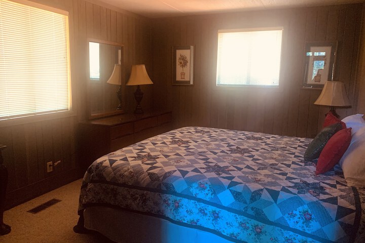 Room 145 of 399