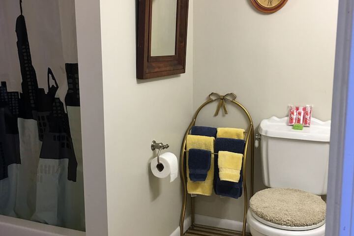 Room 48 of 63